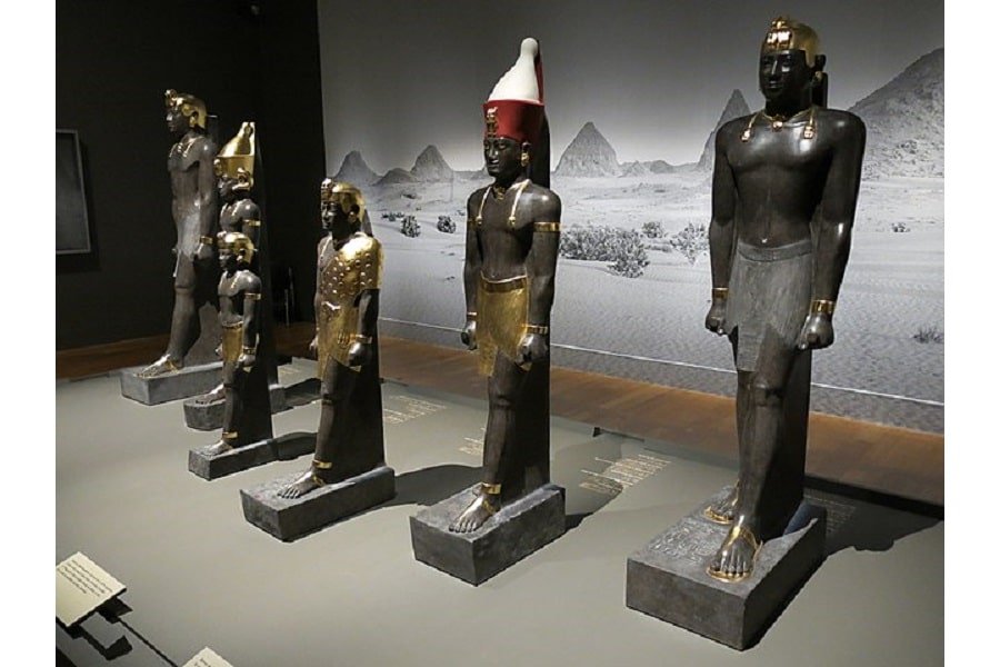 Egyiptomi fáraók: Az ókori Egyiptom hatalmas uralkodói