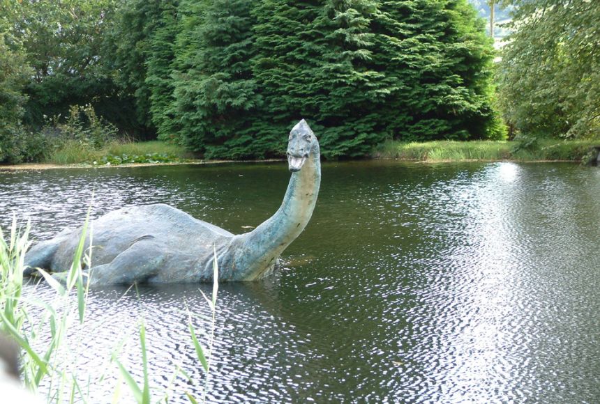 O monstro do lago Ness: a criatura lendaria de Escocia